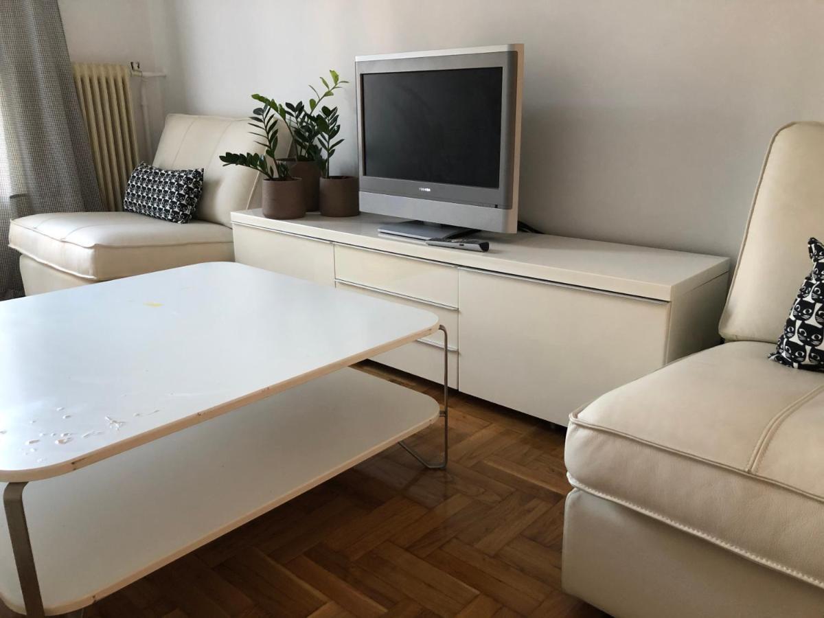 Cosy Apartment In Metaxourgeio Athena Bagian luar foto